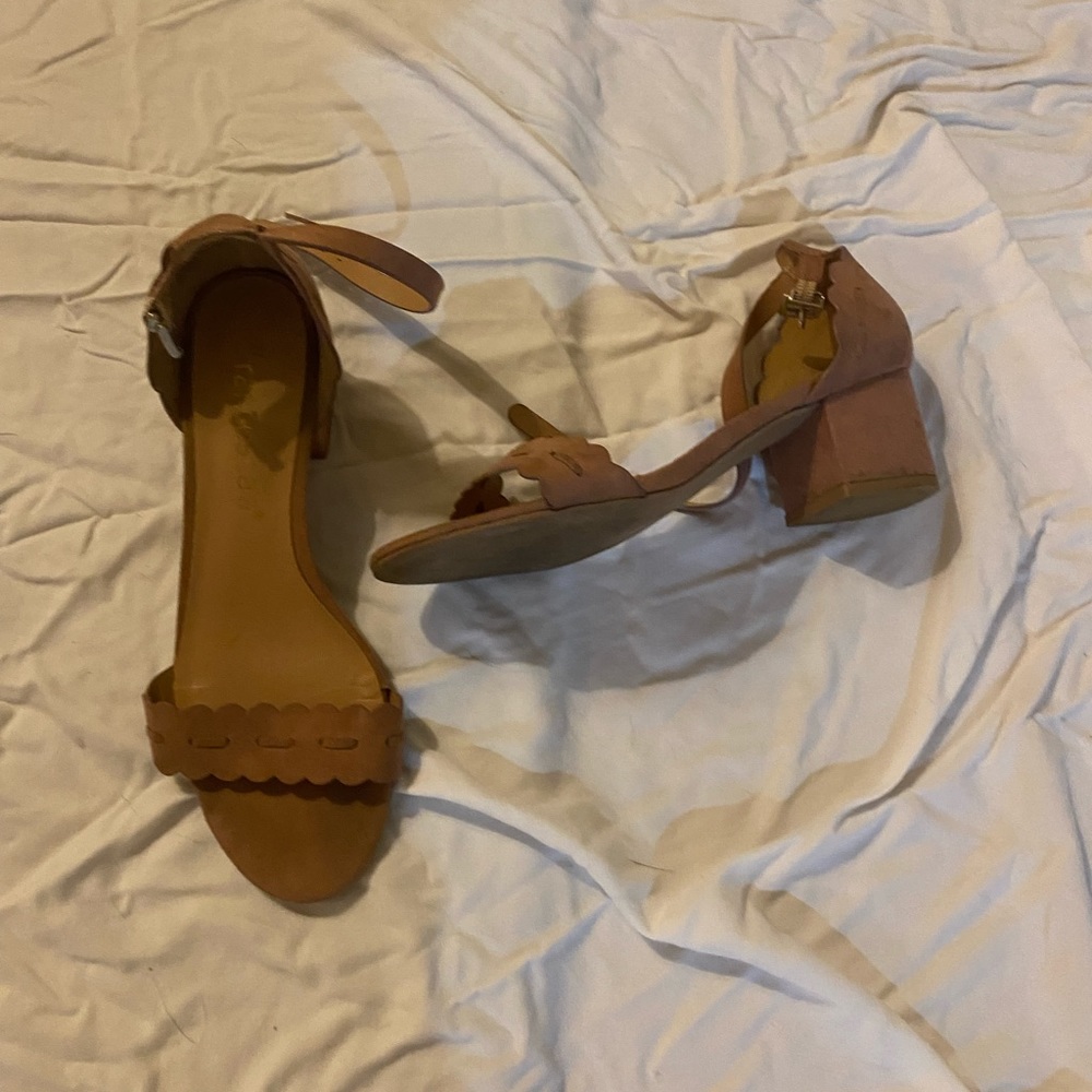 Dusty pink sandals
